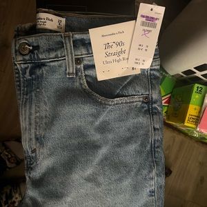 Brand New Abercrombie Women’s Ultra High Rise 90s straight Jeans